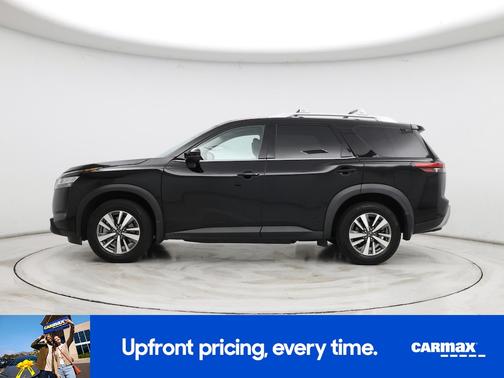 Black 2022 Nissan Pathfinder SL