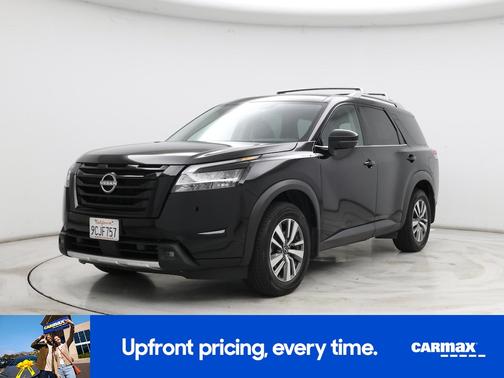 Black 2022 Nissan Pathfinder SL