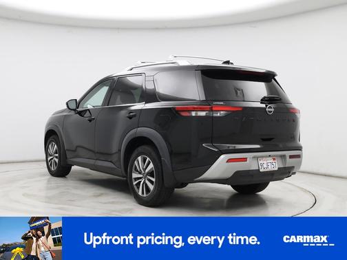 Black 2022 Nissan Pathfinder SL