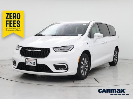 White 2022 Chrysler Pacifica Hybrid Touring L