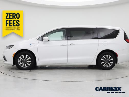 White 2022 Chrysler Pacifica Hybrid Touring L