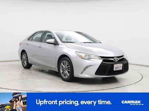 Silver 2017 Toyota Camry SE