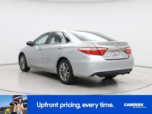 Silver 2017 Toyota Camry SE