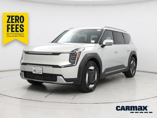 Silver 2024 Kia EV9 Wind