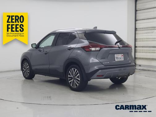 Gray 2022 Nissan Kicks SV
