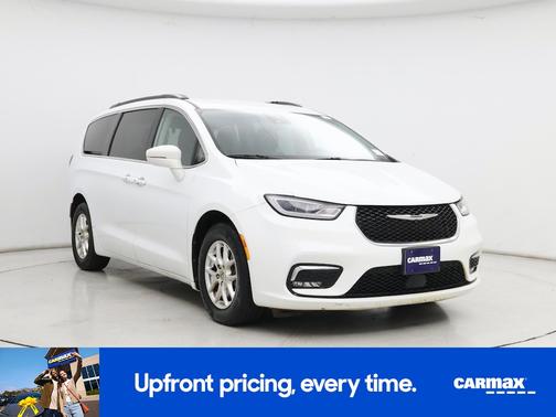 White 2022 Chrysler Pacifica Touring L