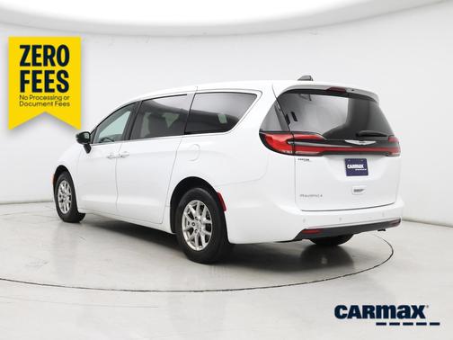 White 2025 Chrysler Pacifica Select