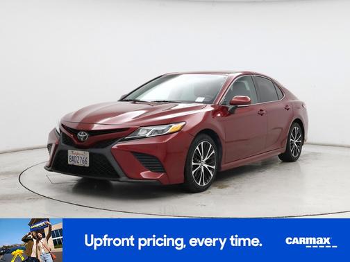 Red 2018 Toyota Camry SE