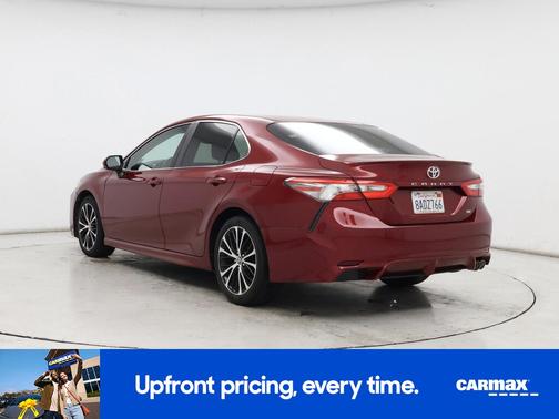 Red 2018 Toyota Camry SE