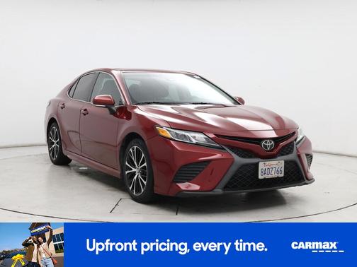Red 2018 Toyota Camry SE