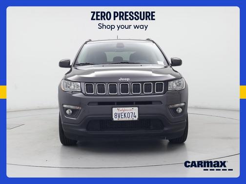 Gray 2018 Jeep Compass Latitude