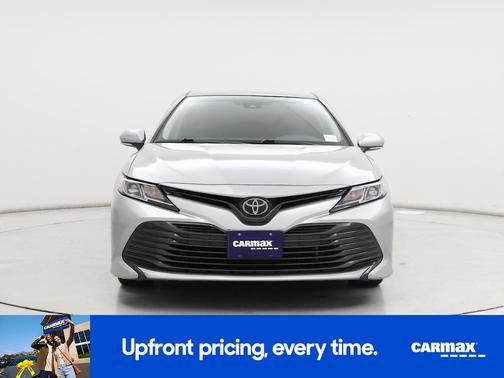 Silver 2018 Toyota Camry SE