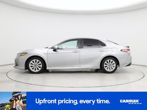 Silver 2018 Toyota Camry SE