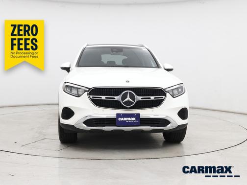 White 2024 Mercedes-Benz GLC 300