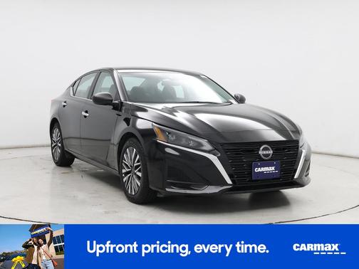 Black 2025 Nissan Altima SV