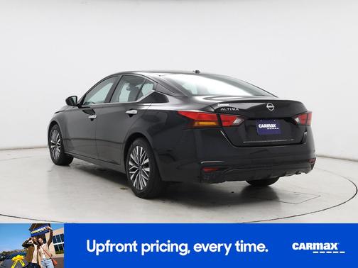 Black 2025 Nissan Altima SV