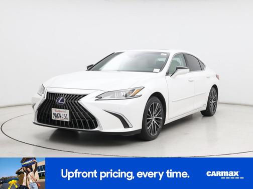 White 2022 Lexus ES 300h