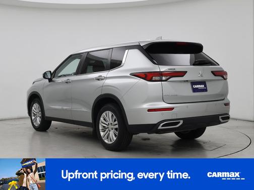 2022 Mitsubishi Outlander ES