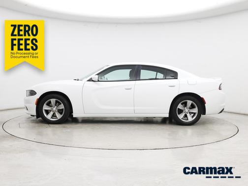 White 2016 Dodge Charger SE