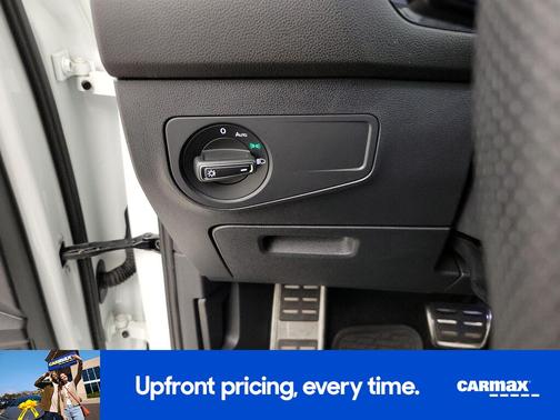 White 2024 Volkswagen Tiguan SE R-Line Black