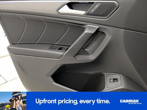 White 2024 Volkswagen Tiguan SE R-Line Black