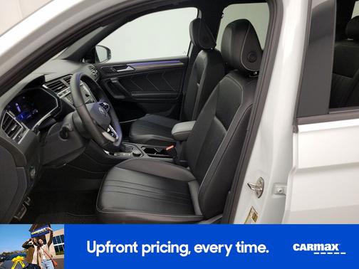 White 2024 Volkswagen Tiguan SE R-Line Black