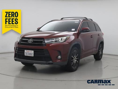 Burgundy 2017 Toyota Highlander SE