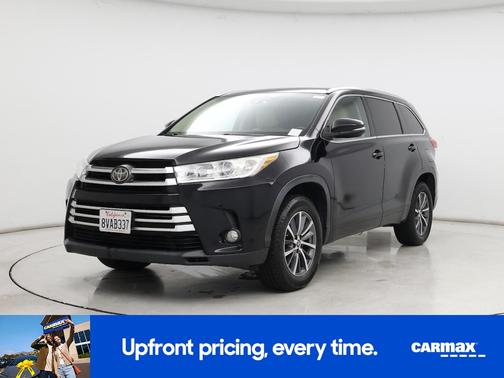Black 2017 Toyota Highlander XLE
