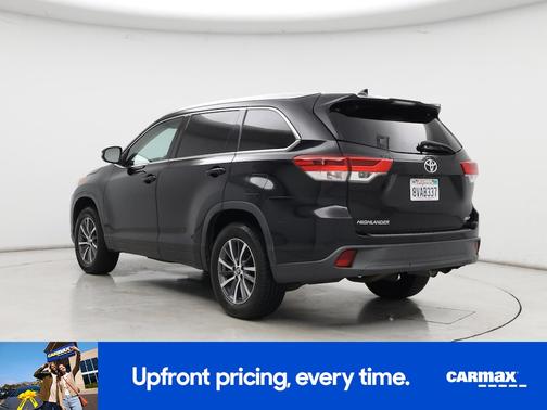 Black 2017 Toyota Highlander XLE