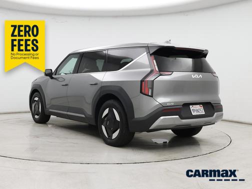 Gray 2024 Kia EV9 Light Long Range