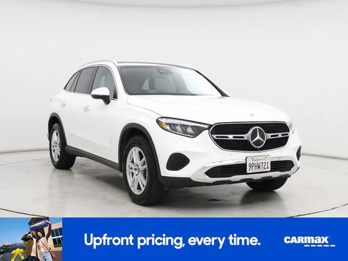White 2025 Mercedes-Benz GLC 300
