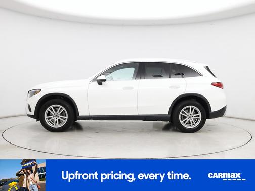 White 2025 Mercedes-Benz GLC 300