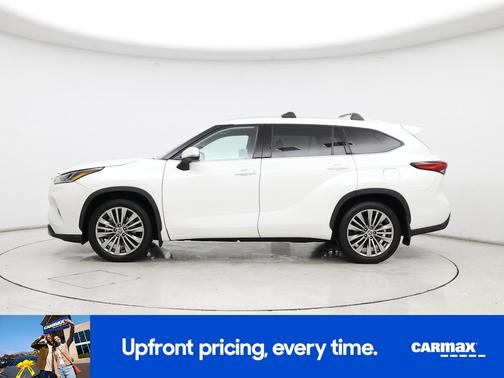 White 2021 Toyota Highlander Platinum
