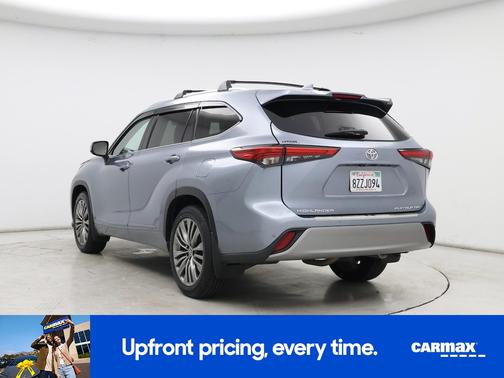 Blue 2022 Toyota Highlander Platinum
