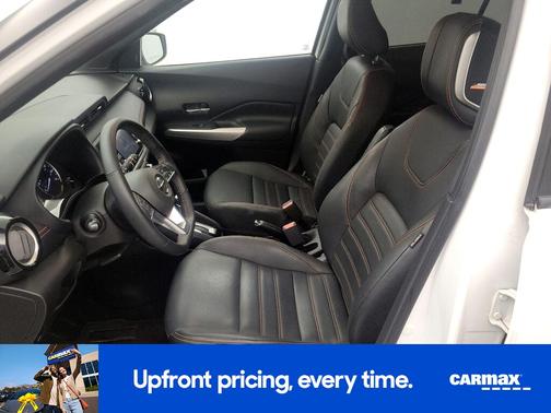 White 2020 Nissan Kicks SR