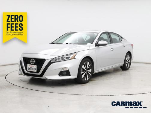 White 2019 Nissan Altima SL