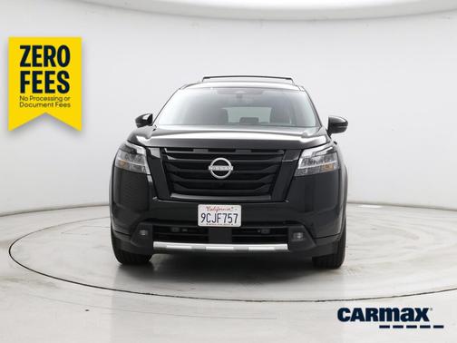 Black 2022 Nissan Pathfinder SL