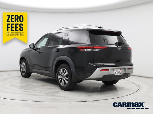 Black 2022 Nissan Pathfinder SL