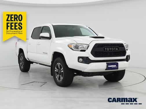 White 2017 Toyota Tacoma TRD Sport