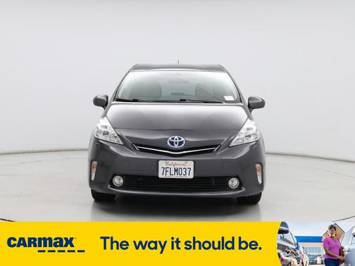2014 Toyota Prius v Five