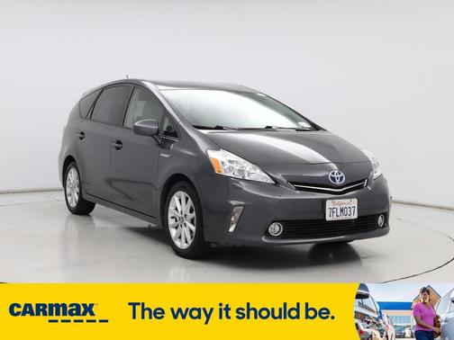 2014 Toyota Prius v Five