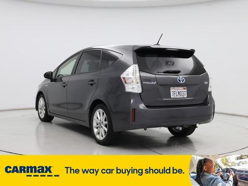 2014 Toyota Prius v Five