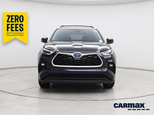 Blue 2023 Toyota Highlander Hybrid XLE