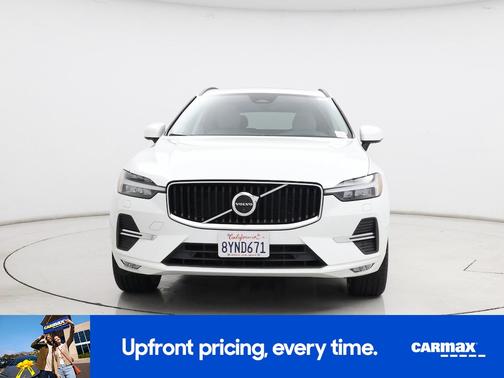 2022 Volvo XC60 B5 Momentum