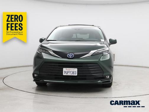 Green 2025 Toyota Sienna XLE
