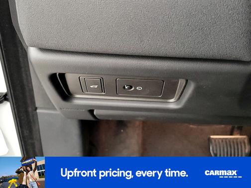 White 2018 Land Rover Range Rover Evoque SE