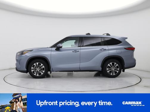 Blue 2022 Toyota Highlander XLE
