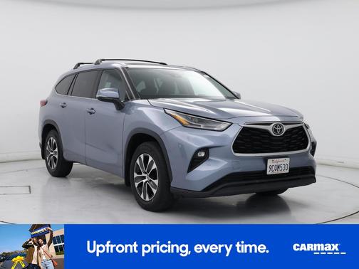 Blue 2022 Toyota Highlander XLE
