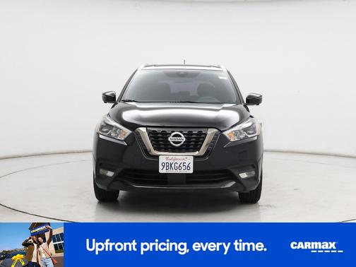Black 2020 Nissan Kicks SR