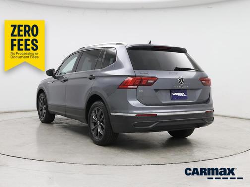 Gray 2024 Volkswagen Tiguan SE